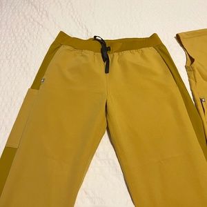 women's Light Gold REMIX Livingston™ - Panel Scrub Pant - M / Light Gold